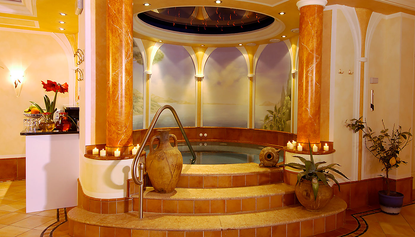 Photo of the whirlpool in the wellness area of the Hotel Tannenhof
